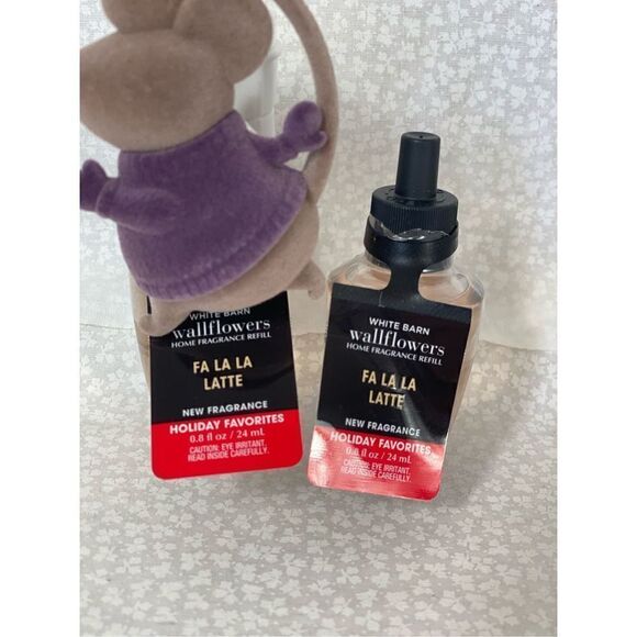 Bath and Body Works Christmas MOUSE WITH MISTLETOE and 2 FA LA LA LATTE Refills - Picture 3 of 6